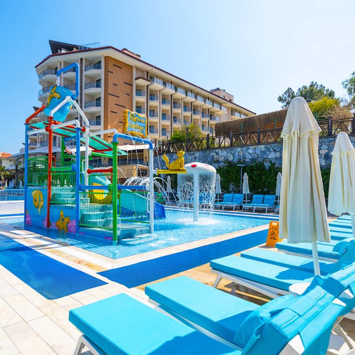 Pool Ramada Resort Kusadasi & Golf
