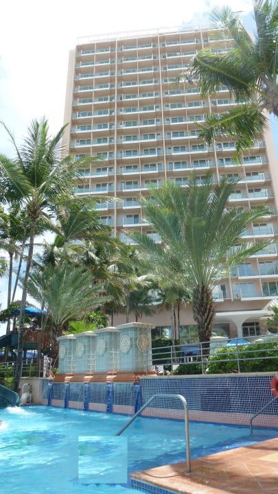 Pool (1 Meter Tiefe) Blick zum Marriott Hotel Hotel San Juan Marriott Resort & Stellaris Casino