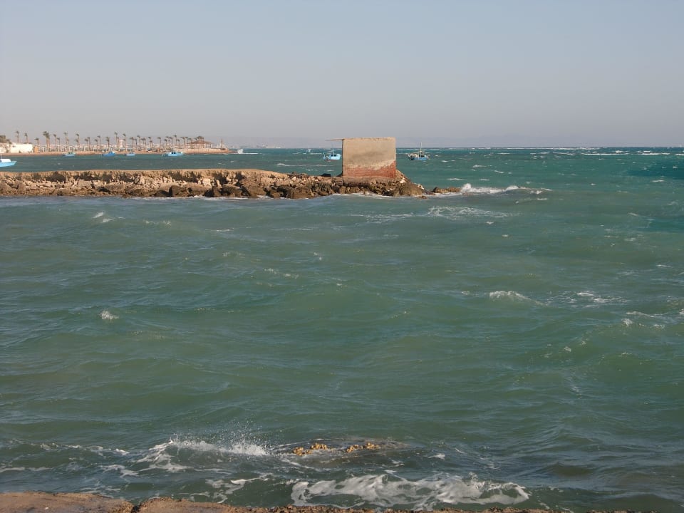 Türkisblaues Meer so weit das Auge reicht Royal Star Beach Resort