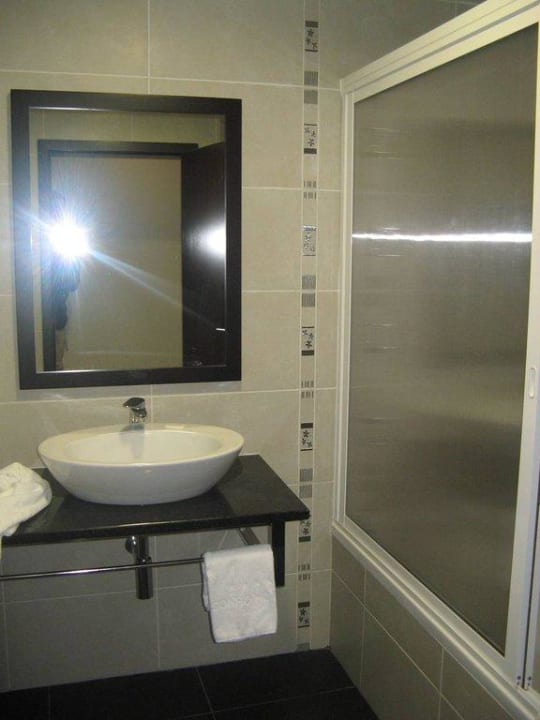 Bad Hotel Vale Do Navio