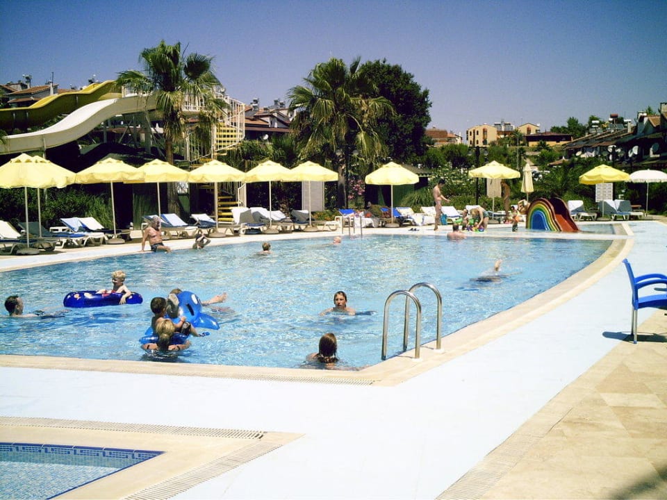 Pool Royal Atlantis Beach Hotel
