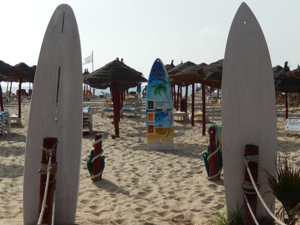 Zugang zum Strand Hotel Nesrine