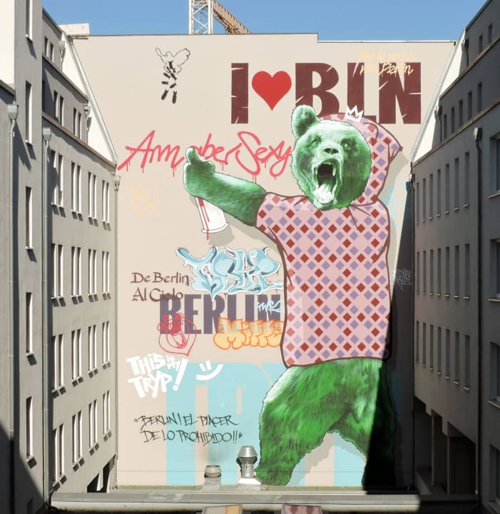 Blick auf Innenhof-Fassade INNSiDE by Meliá Berlin Mitte