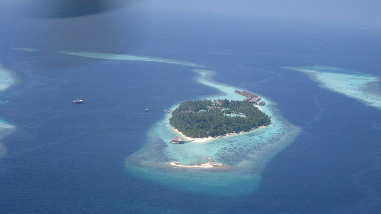 Vilamendhoo von oben Vilamendhoo Island Resort & Spa