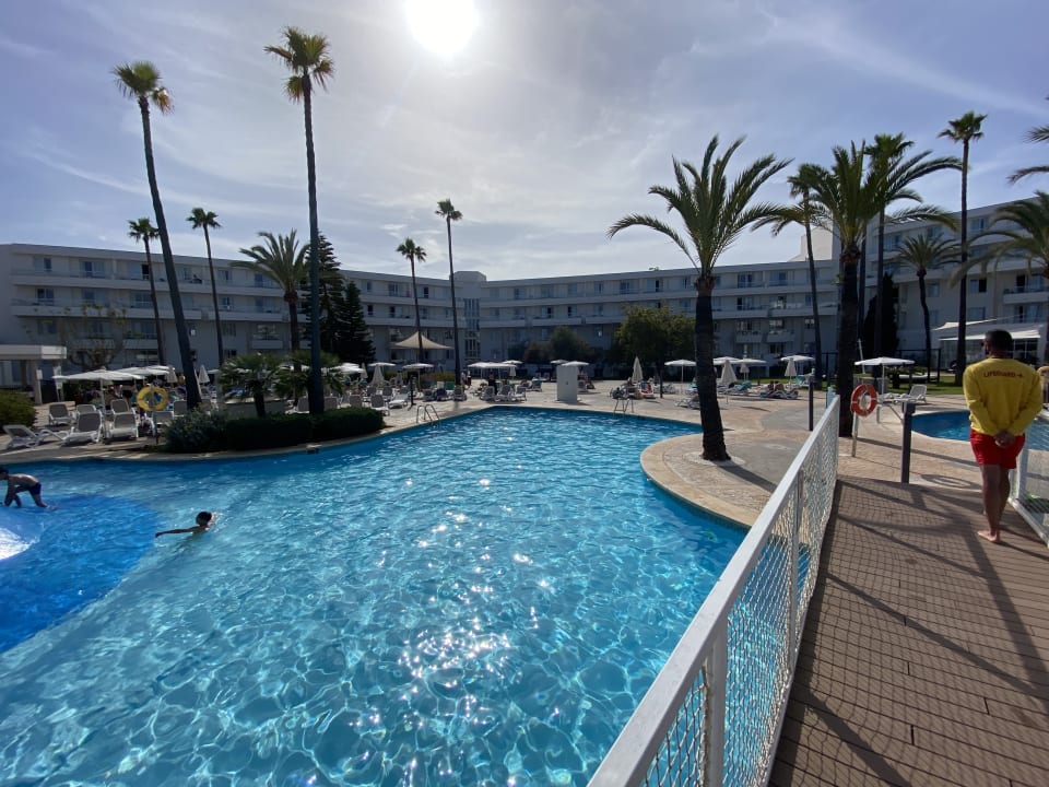 Pool Protur Vista Badia Aparthotel