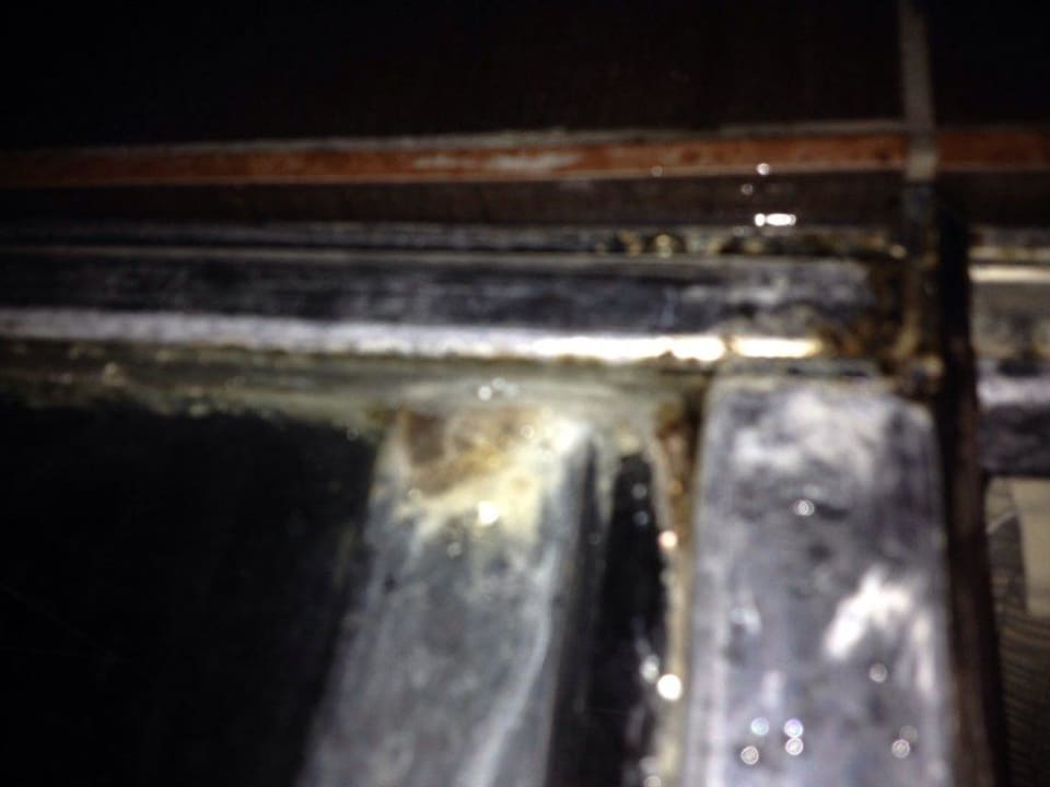 Verschmutze und verkeimte Dusche Nefeli Hotel Rethymno