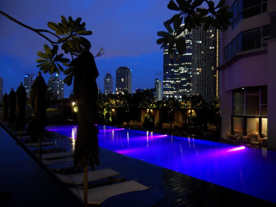 Pool JC Kevin Sathorn Bangkok Hotel