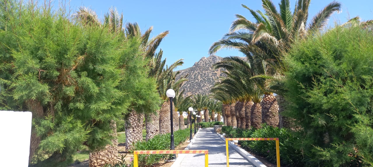 Gartenanlage Akti Beach Club