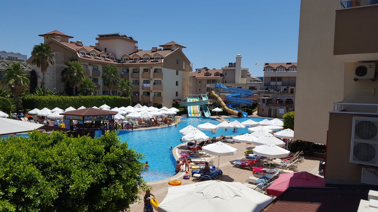 Pool Grand Seker Hotel