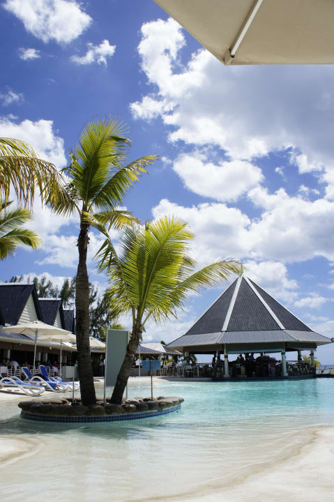 Poolbar und Pool Anelia Resort & Spa