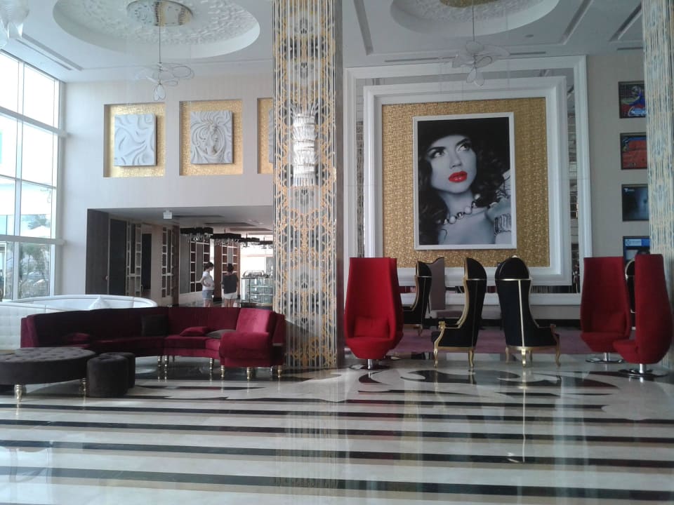 Lobby Azura Deluxe Resort & Spa Hotel