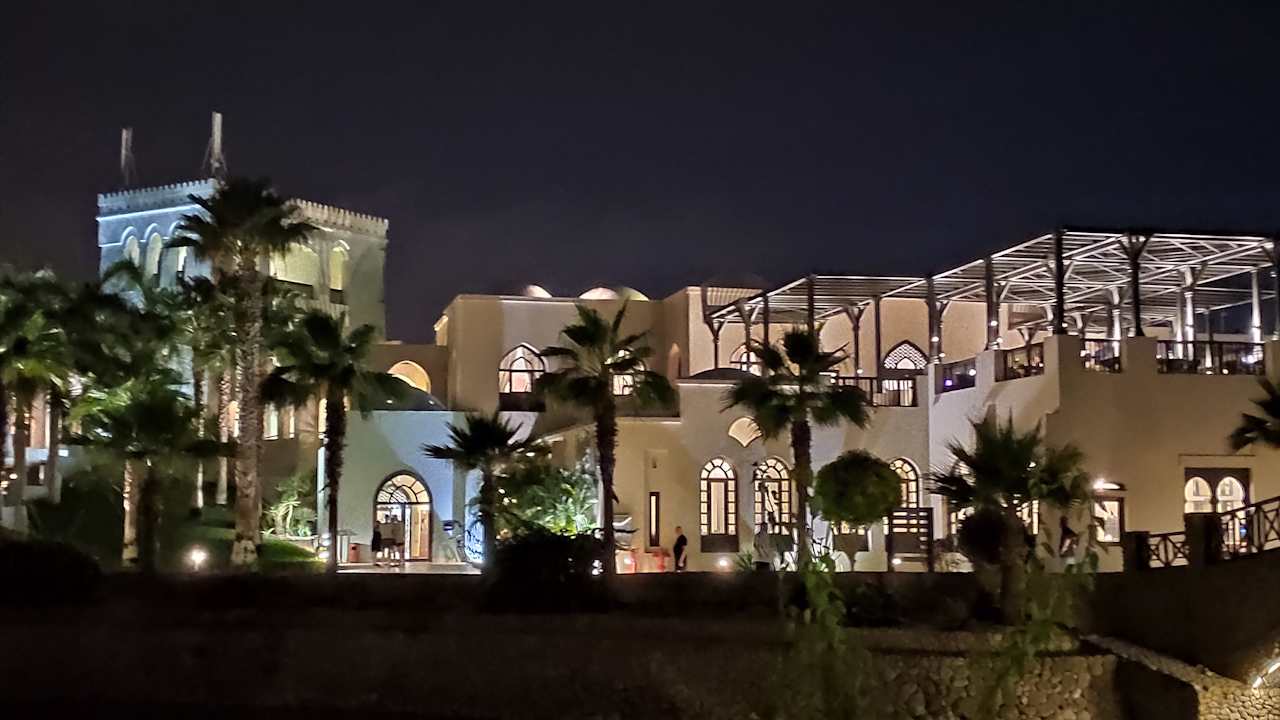Lobby Salalah Rotana Resort