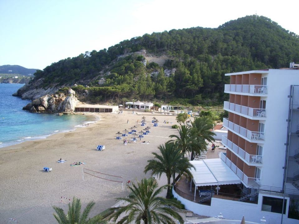 Blick auf Nachbarhotel El Somni Ibiza Dream Hotel by Grupotel