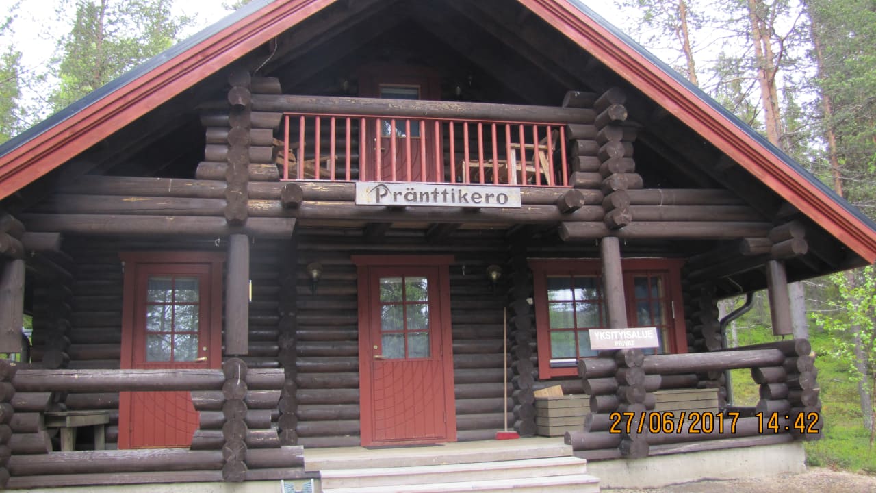 Außenansicht Äkäskero Wilderness Lodge
