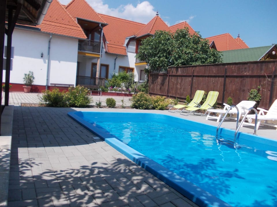 Pool Aparthotel Klaudia