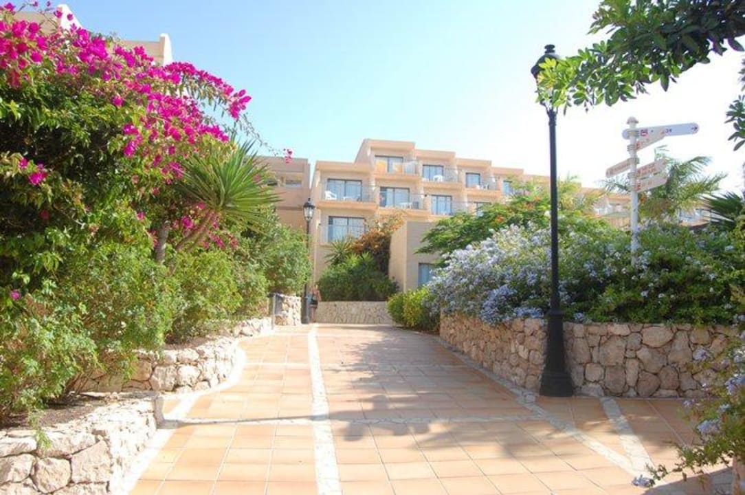 Jedna z dróg do restauracji SBH Hotel Taro Beach