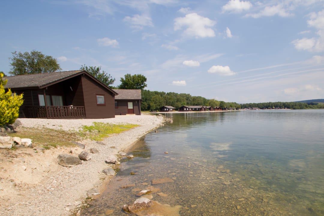 Strand Pine Lake Resort