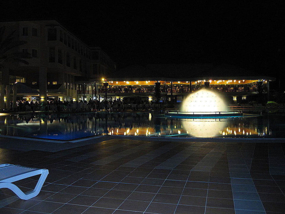 Abendstimmung am Pool 3 Le Jardin Resort