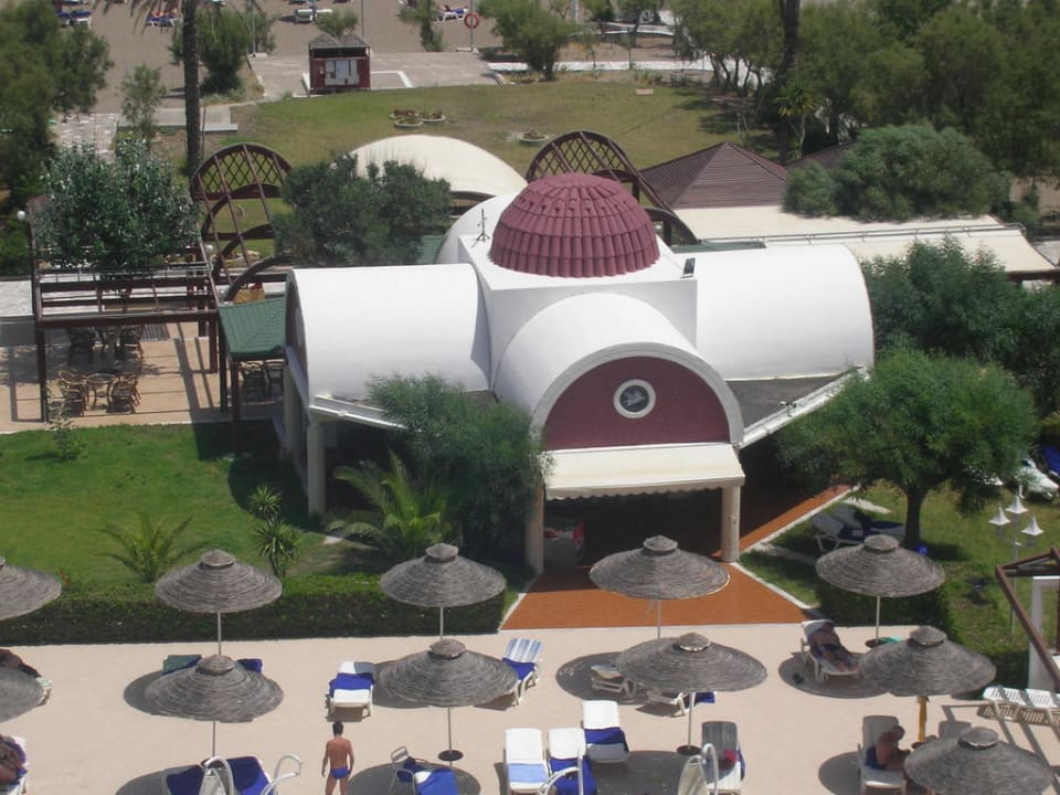Poolbar vom Balkon aus Pegasos Deluxe Beach Hotel