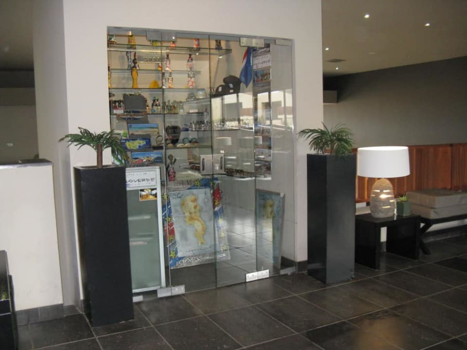 Sklepik z pamiątkami Oasis Salinas Sea