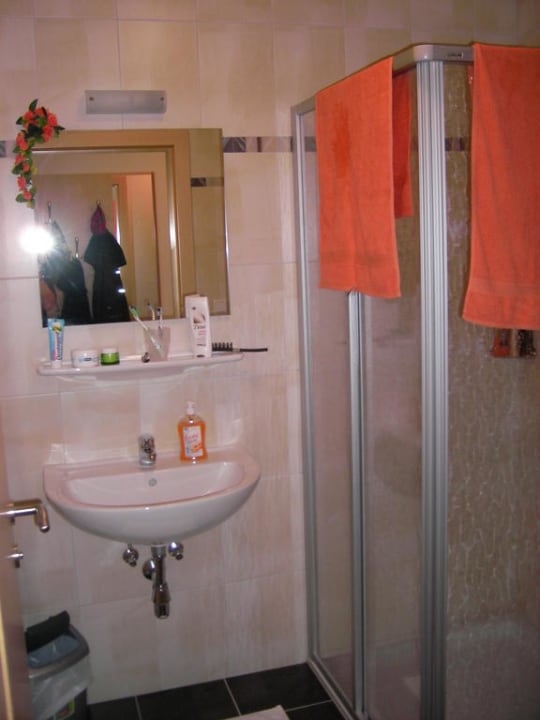 Bad mit Dusche Ferienhaus Zillertal