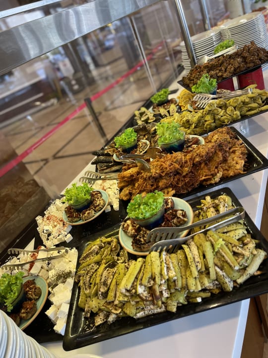 Gastro Ramada Resort by Wyndham Side