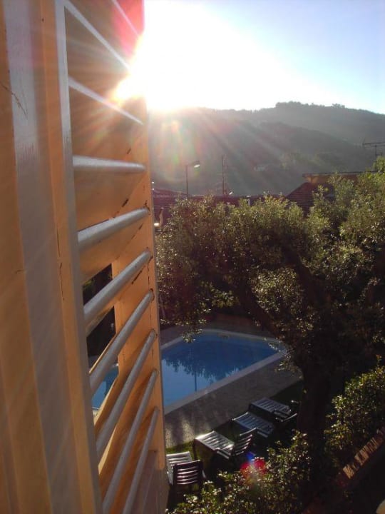 Blick auf den Pool Hotel Casa Rossa