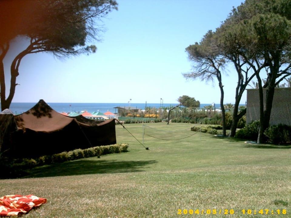 Blick vom Garten zum Meer Papillon Ayscha