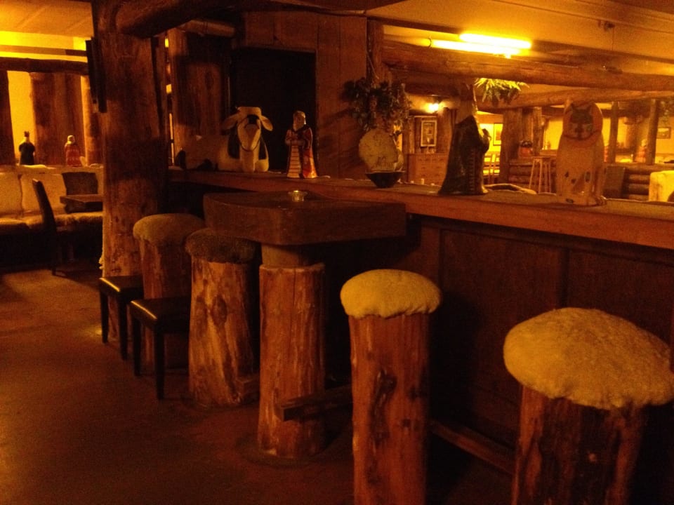 Das nenne ich mal stabile Barhocker! Hotel Maximo