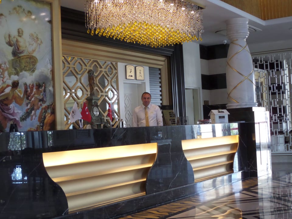 Sehr nett Mary Hotel Side