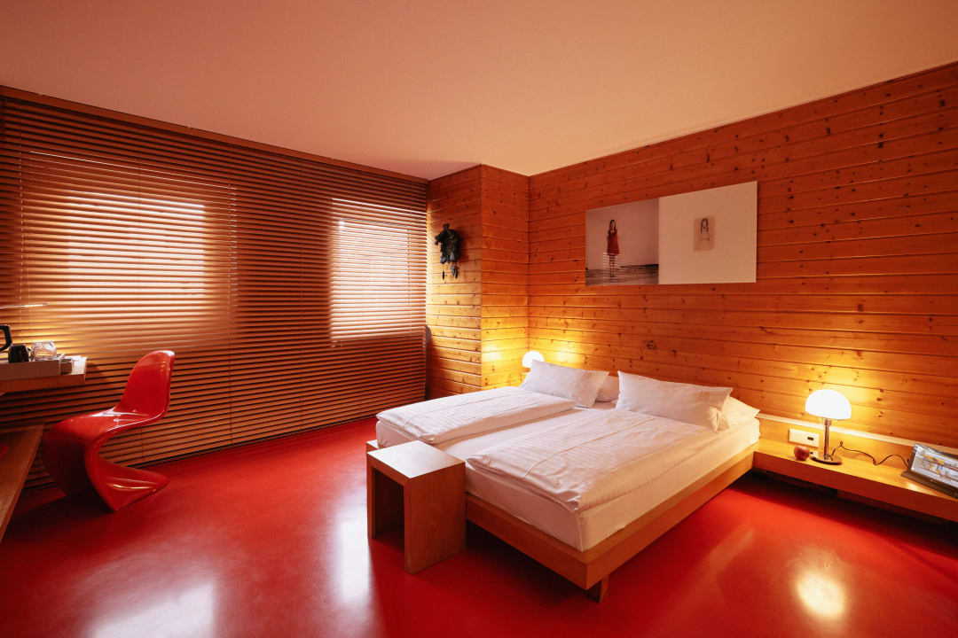 Zimmer 18Arts Hotel - Living in a Gallery!