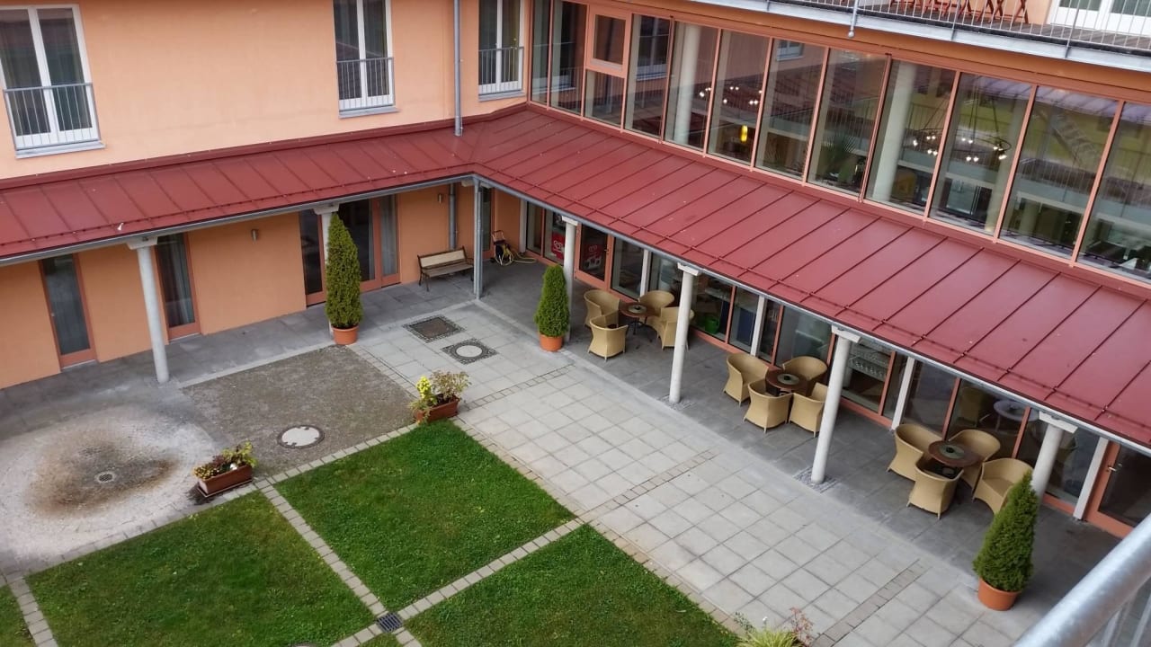 Innenhof JUFA Familienresort Kempten