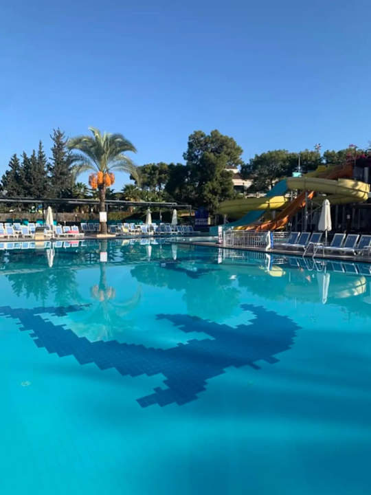 Pool Hotel Grand Ring