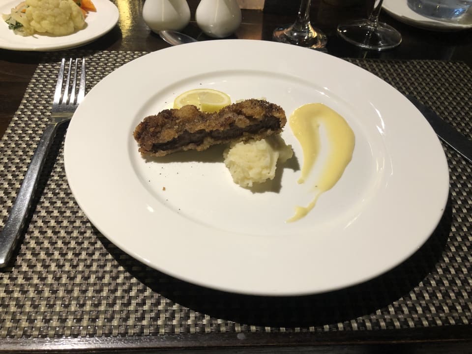 Gastro Crystals Beach Resort Belle Mare, a member of Radisson Individuals