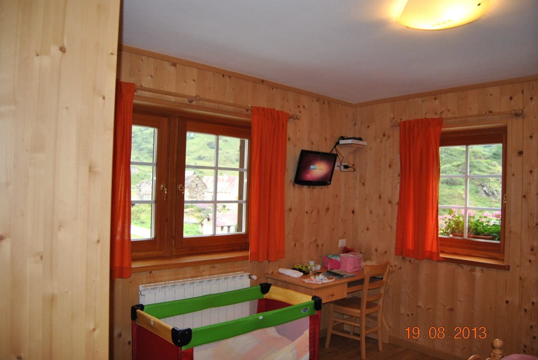 Interno camera (dependance)  Albergo Aalts Dorf