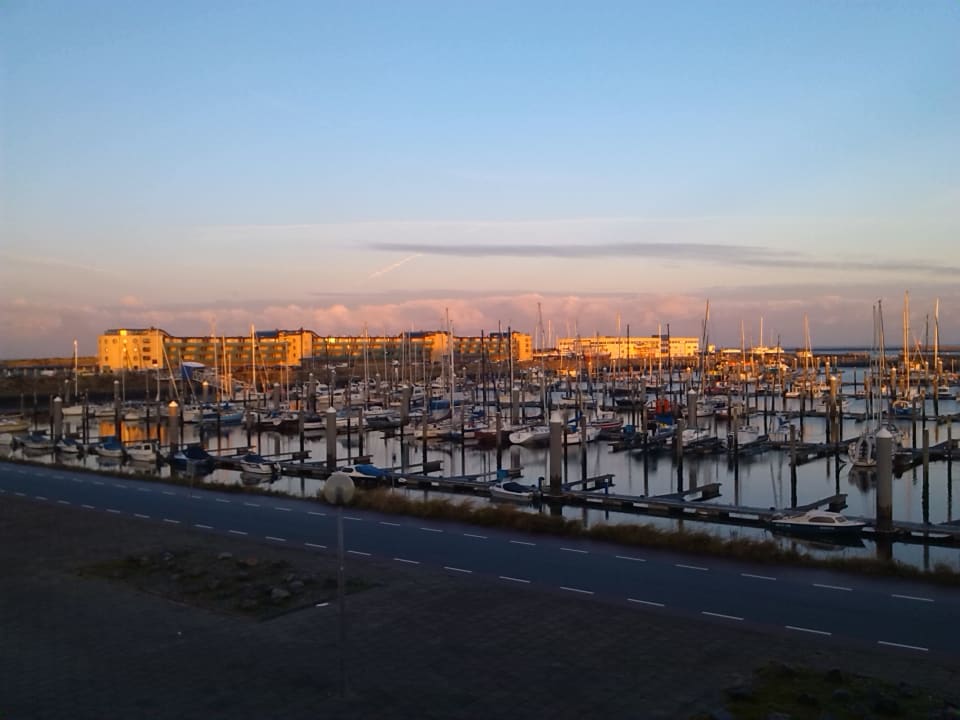 Ausblick Leonardo Hotel IJmuiden Seaport Beach