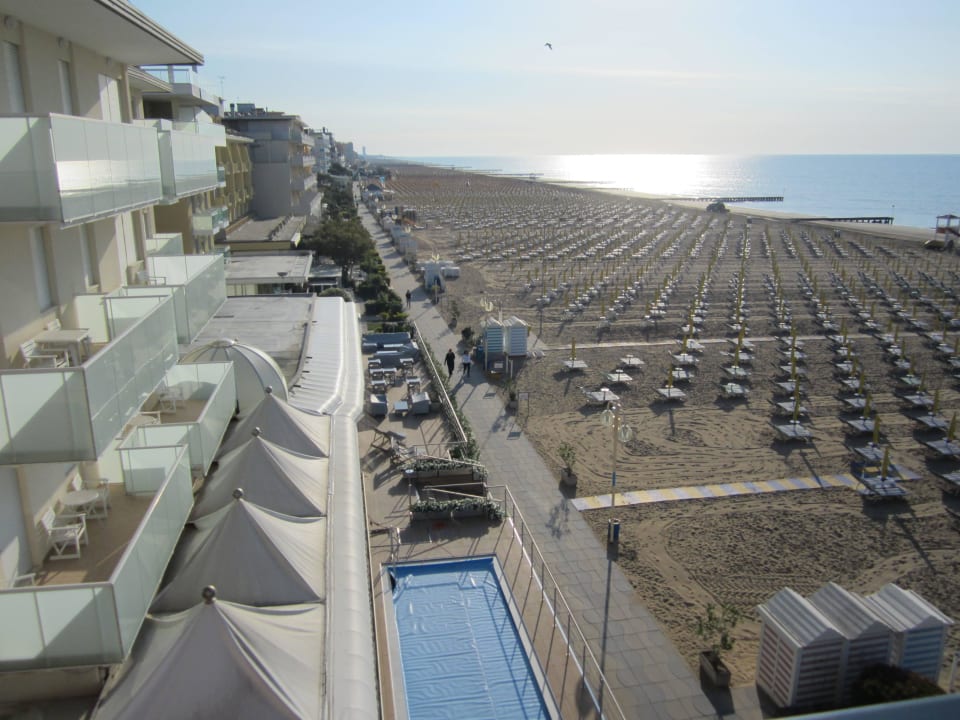 Direkt am Strand gelegen Hotel Souvenir