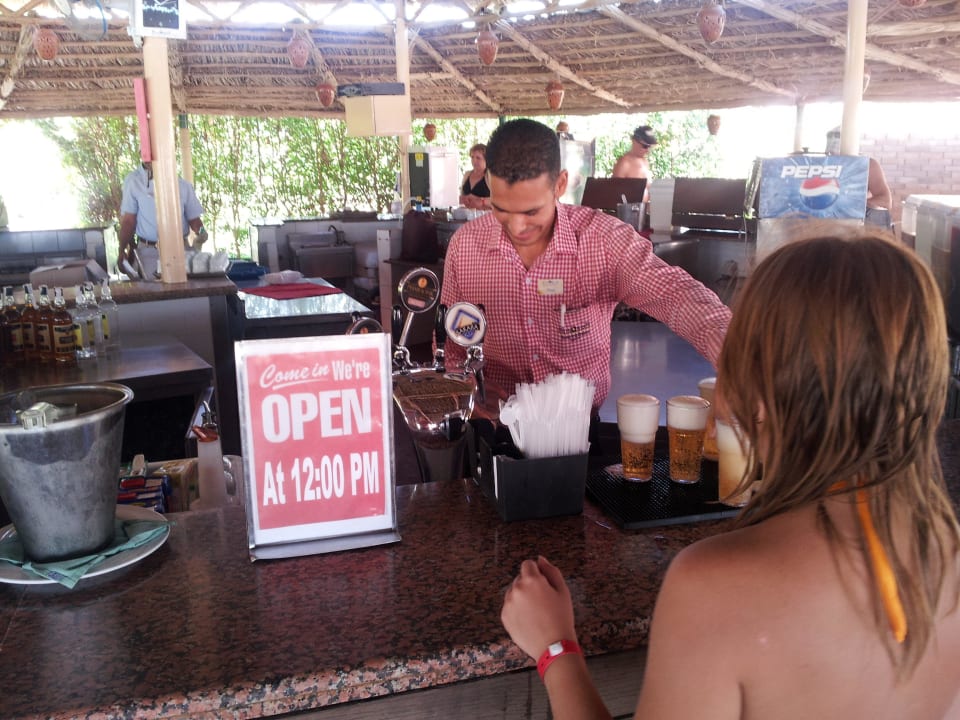 Very good service always smailing SUNRISE Garden Beach Resort