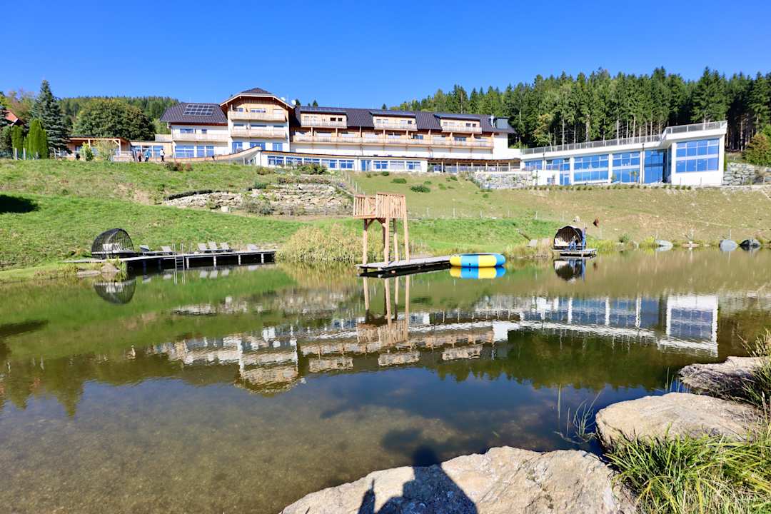 Außenansicht Familien Resort Petschnighof - Familotel Kärnten