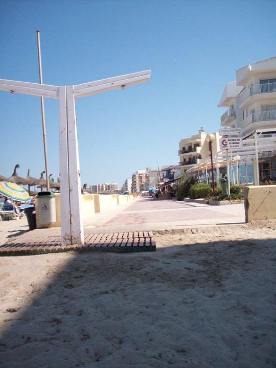 Duschen am Strand The Sea Hotel by Grupotel - Adults only