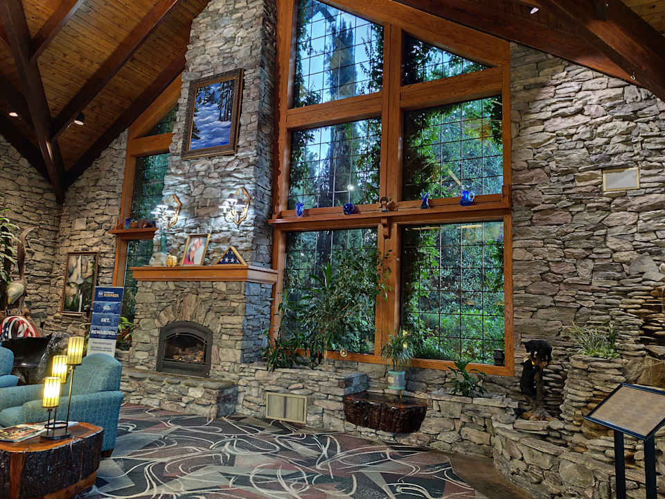 Lobby Best Western Plus Yosemite Gateway Gasthof