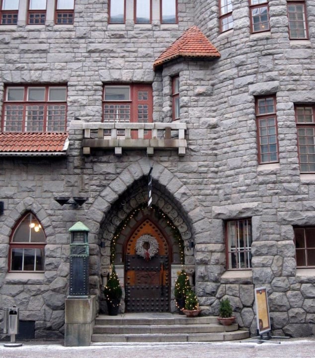 Entrance Glo Hotel Art