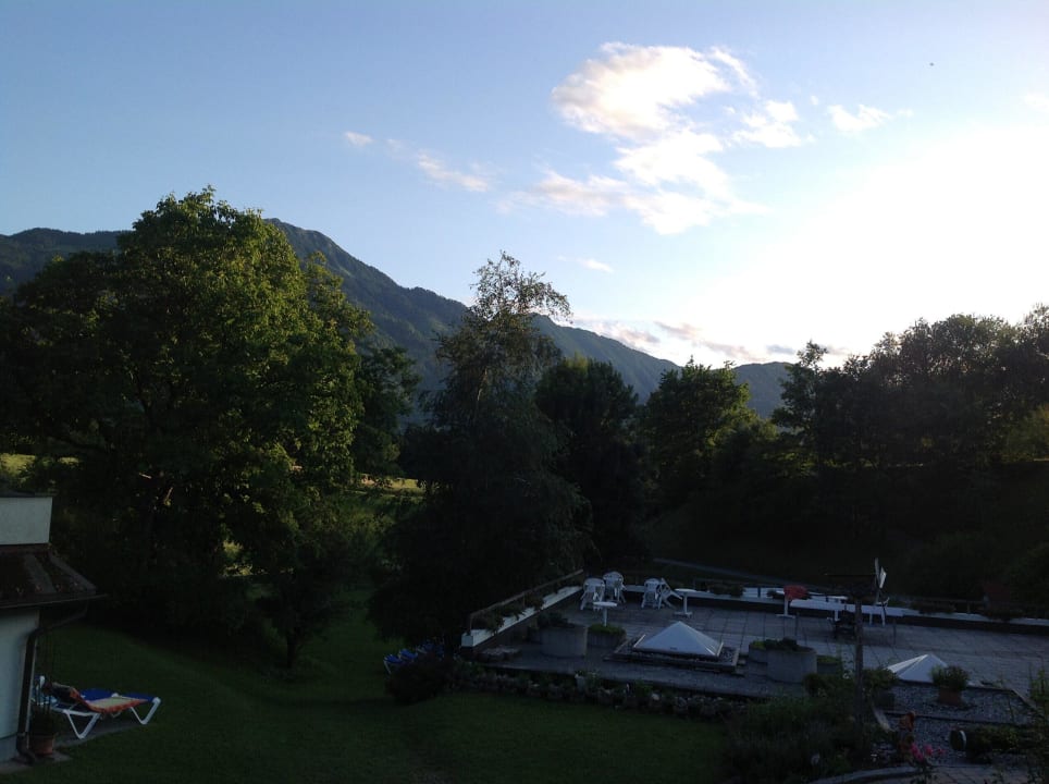 Blick auf die Außenanlage Karnischer Hof