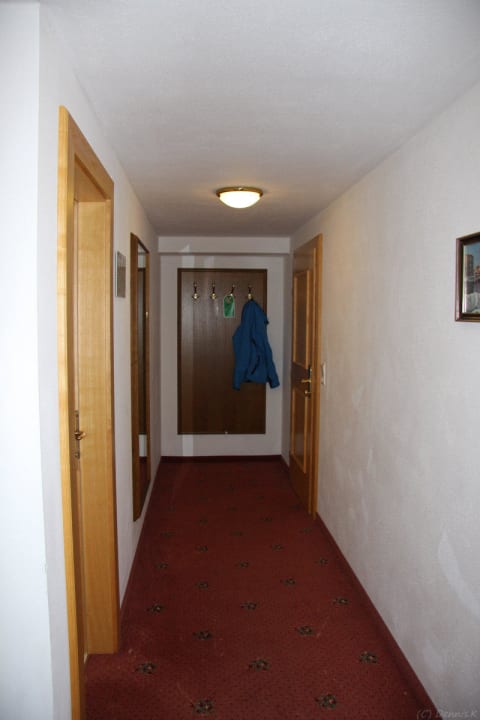 Langer Flur Alpenbad Hotel Hohenhaus