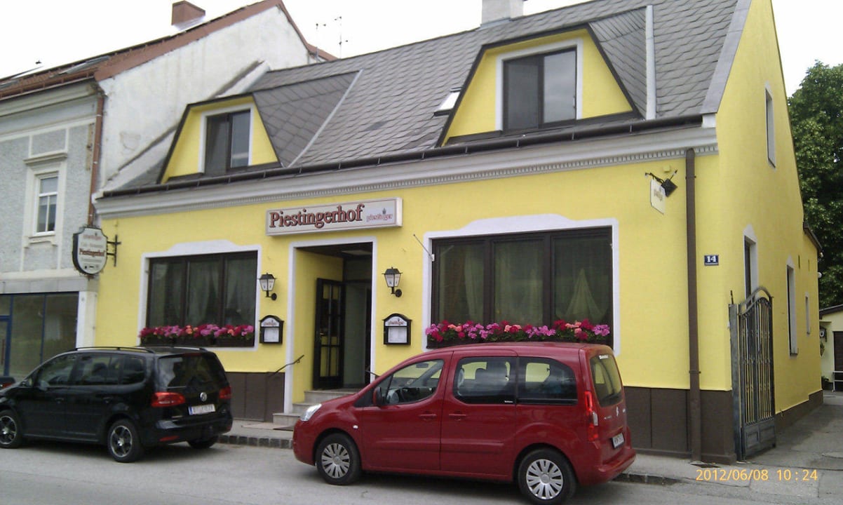 Eingang Fremdenzimmern Piestingerhof