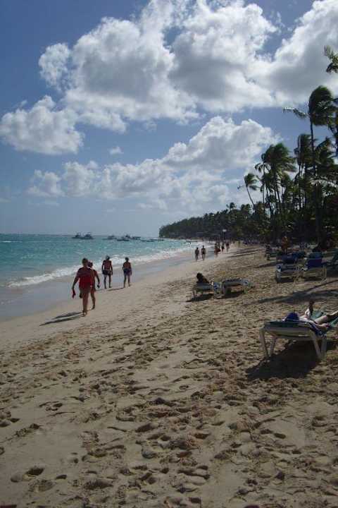 Der kilometerlange Sandstrand Hotel Grand Palladium Palace Resort, Spa & Casino