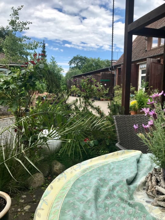 Außenansicht EUT-IN Hotel Alte Straßenmeisterei