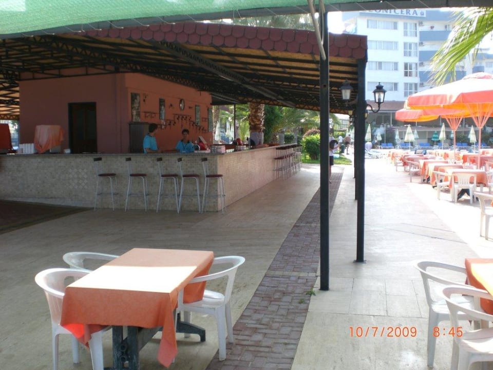 Poolbar Lonicera Resort & Spa Hotel