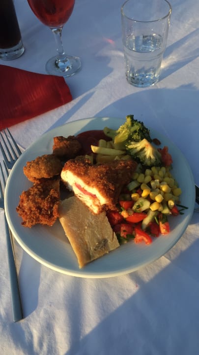 Nur ein sehr kleiner Teil vom Abendessen.  Trendy Aspendos Beach Hotel