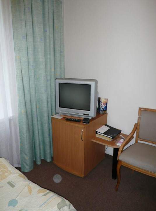 Zimmerbar und TV Hotel Maxima Irbis